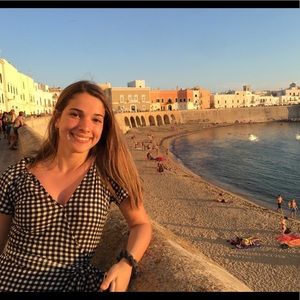 Meet your Posher, Daniela